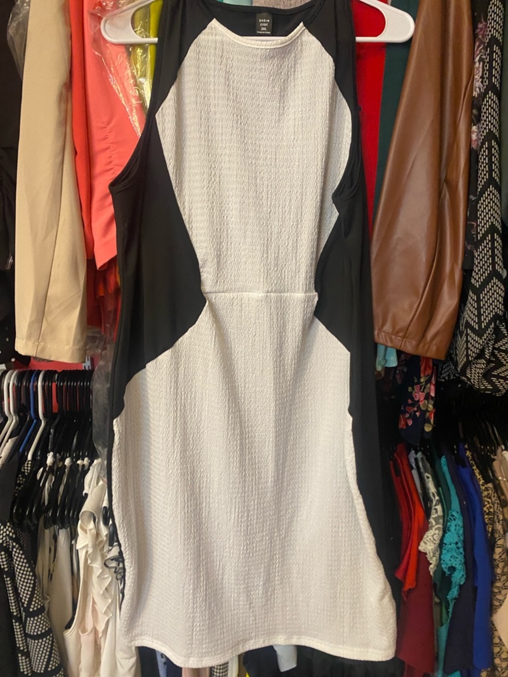Black Rivet Black and White Sleeveless Midi Sheath Dress